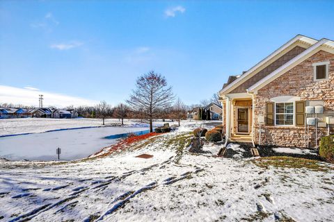 Tiny photo for 5162 Hayden Woods Lane 22 #22, Hilliard, OH 43026 (MLS # 225045908)