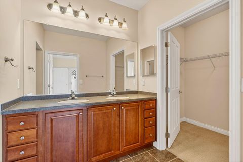 Tiny photo for 5162 Hayden Woods Lane 22 #22, Hilliard, OH 43026 (MLS # 225045908)