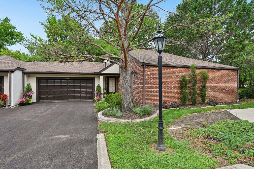Photo of 247 Saint Antoine Street 11B #11B, Worthington, OH 43085 (MLS # 226028578)