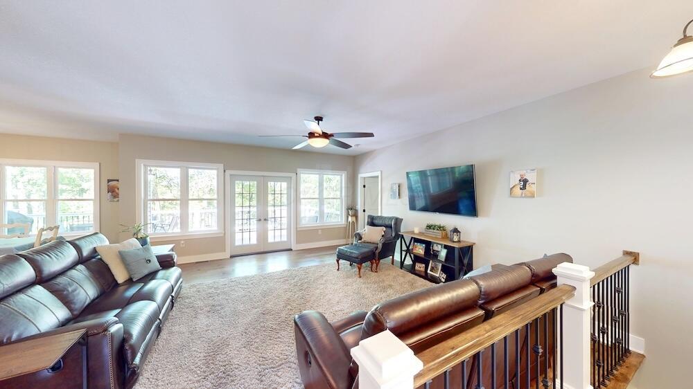 240 N Ridge Heights Drive, Howard, Ohio image 6