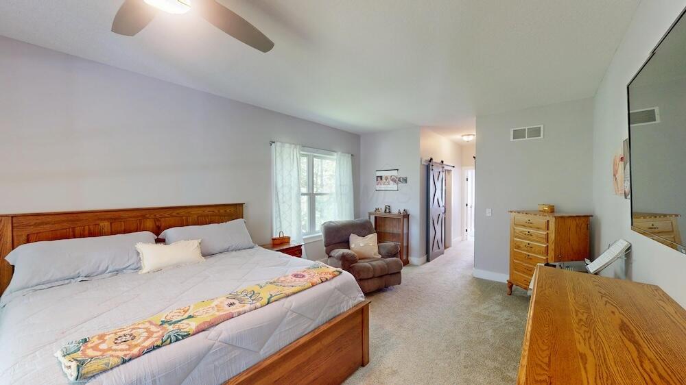 240 N Ridge Heights Drive, Howard, Ohio image 23