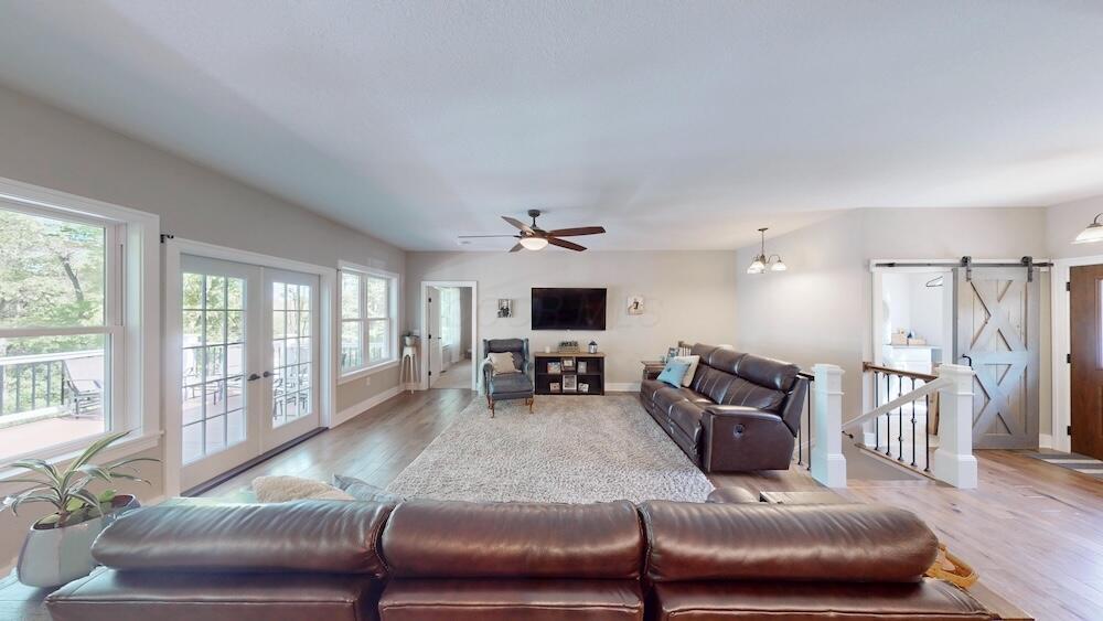 240 N Ridge Heights Drive, Howard, Ohio image 7