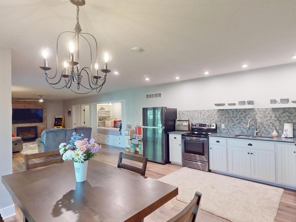 240 N Ridge Heights Drive, Howard, Ohio image 43