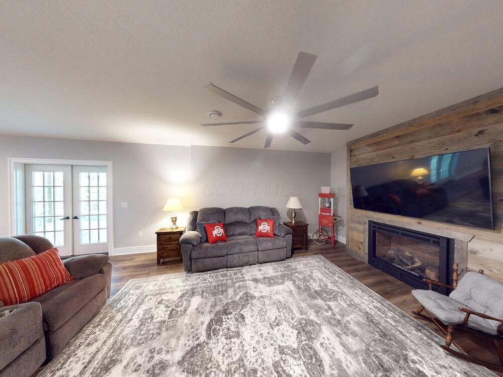 240 N Ridge Heights Drive, Howard, Ohio image 34