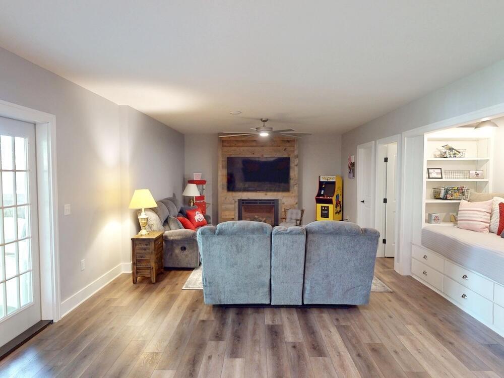240 N Ridge Heights Drive, Howard, Ohio image 35
