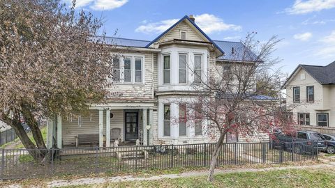 Photo of 242 Hudson Avenue, Newark, OH 43055 (MLS # 225045095)