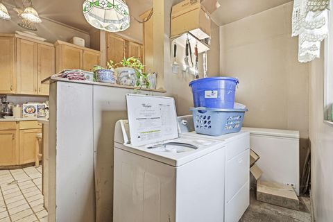 Tiny photo for 242 Hudson Avenue, Newark, OH 43055 (MLS # 225045095)