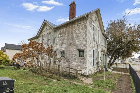 Tiny photo for 242 Hudson Avenue, Newark, OH 43055 (MLS # 225045095)