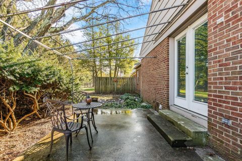 Tiny photo for 4404 Airendel Court, Columbus, OH 43220 (MLS # 226000496)