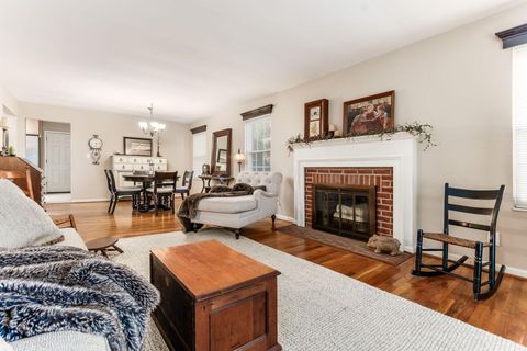 Tiny photo for 4404 Airendel Court, Columbus, OH 43220 (MLS # 226000496)