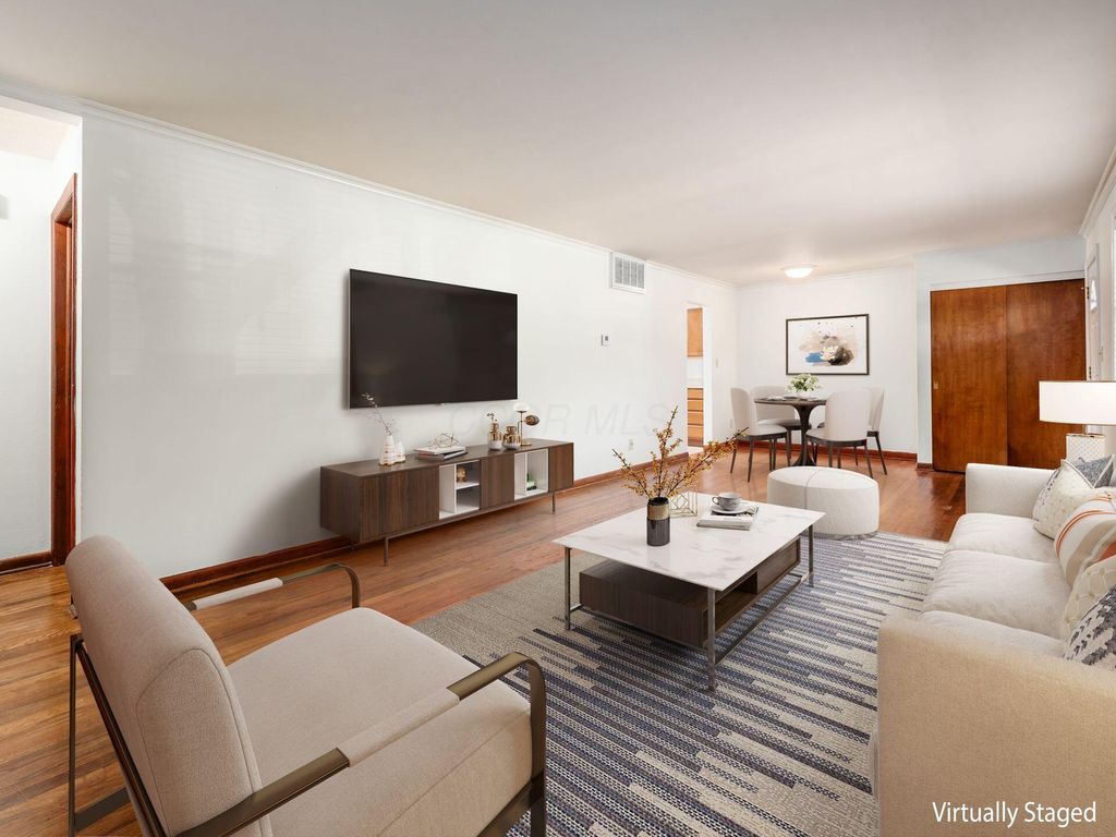 Photo of 1140 Eastfield Road, Worthington, OH 43085 (MLS # 225038965)