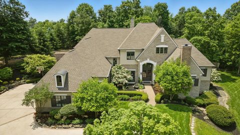 Photo of 4960 Hawthorne Valley Drive, Westerville, OH 43082 (MLS # 225043760)