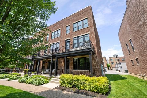 Tiny photo for 286 Neruda Avenue, Columbus, OH 43215 (MLS # 226000182)