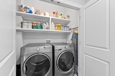 Tiny photo for 286 Neruda Avenue, Columbus, OH 43215 (MLS # 226000182)