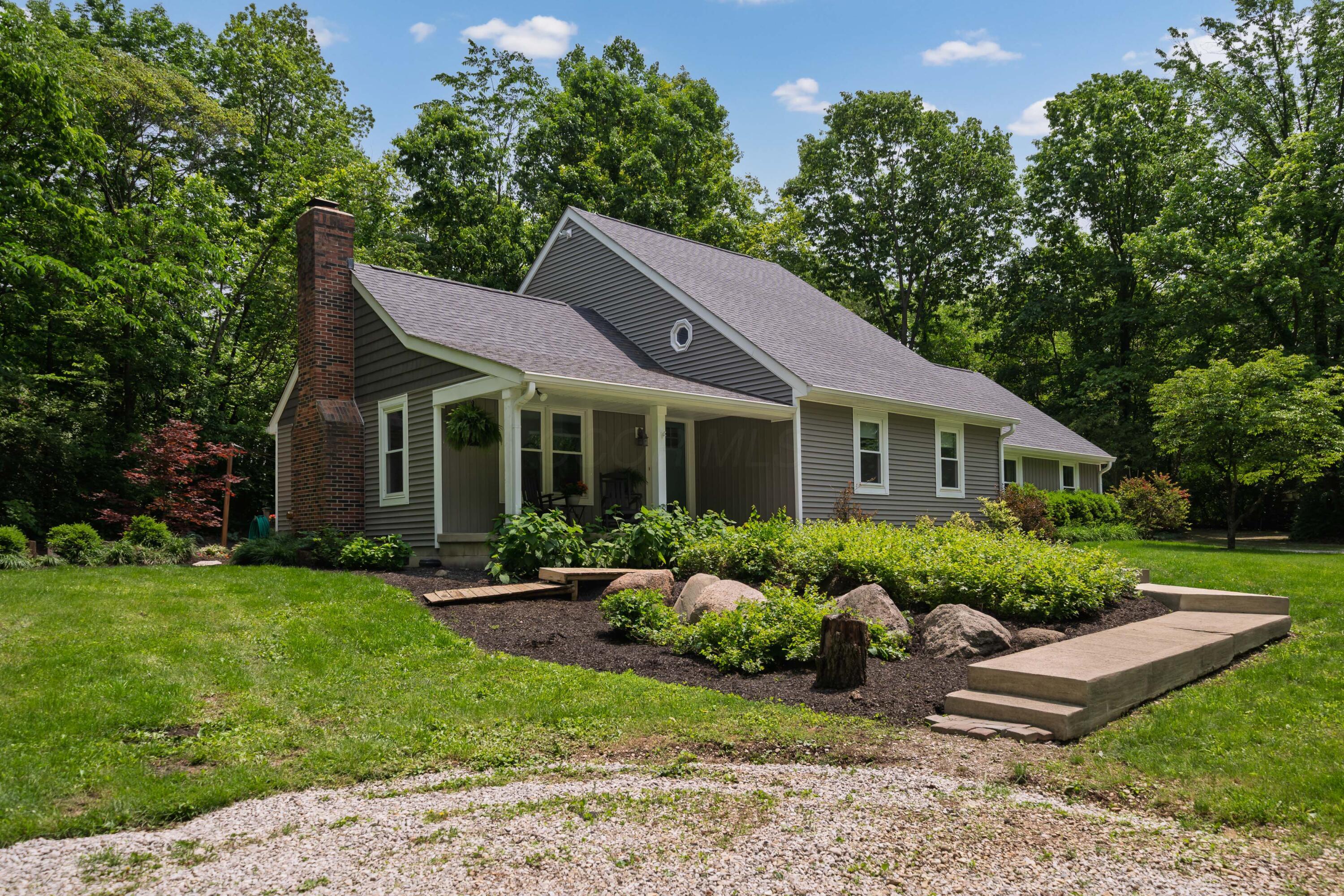 8825 Roberts Road, Galloway, Ohio image 2