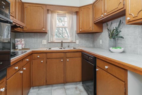 Tiny photo for 1631 Roxbury Road F3 #F3, Columbus, OH 43212 (MLS # 225044720)