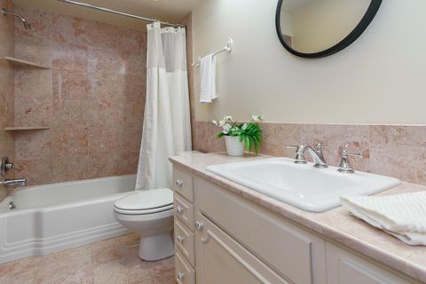 Tiny photo for 1631 Roxbury Road F3 #F3, Columbus, OH 43212 (MLS # 225044720)