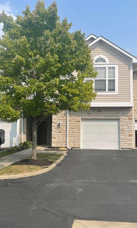 Photo of 5662 Tuttle Mews Way, Dublin, OH 43016 (MLS # 225033959)