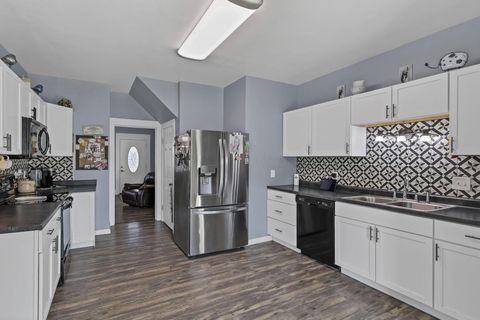 Tiny photo for 538 E 6th Avenue, Lancaster, OH 43130 (MLS # 226000727)