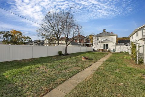 Tiny photo for 538 E 6th Avenue, Lancaster, OH 43130 (MLS # 226000727)