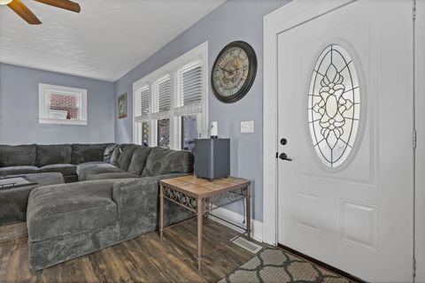 Tiny photo for 538 E 6th Avenue, Lancaster, OH 43130 (MLS # 226000727)