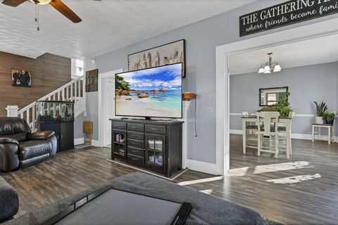 Tiny photo for 538 E 6th Avenue, Lancaster, OH 43130 (MLS # 226000727)