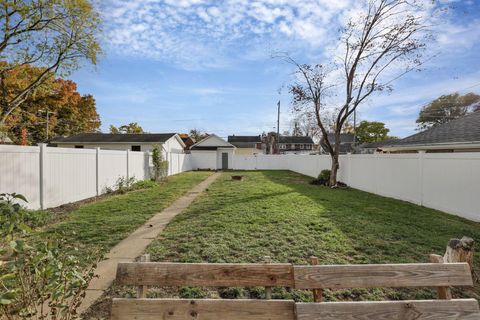 Tiny photo for 538 E 6th Avenue, Lancaster, OH 43130 (MLS # 226000727)