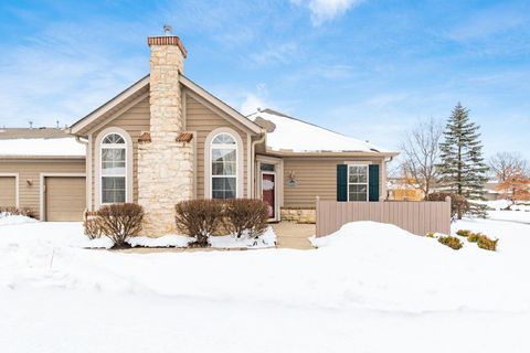 Photo of 4331 Bridgeside Place 18 #18, New Albany, OH 43054 (MLS # 226004091)