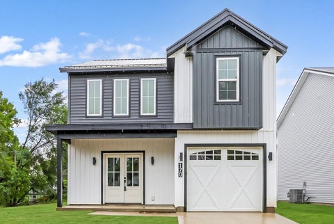 Photo of 170 W Locust Street, Newark, OH 43055 (MLS # 226030582)