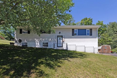 Photo of 1253 Dolphin Street, Chillicothe, OH 45601 (MLS # 226016695)