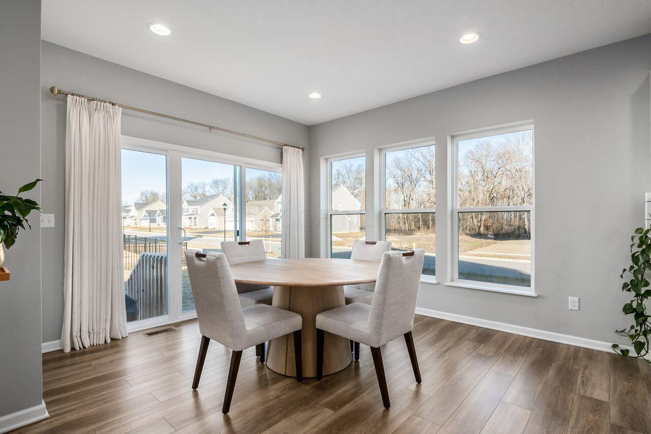 1610 Silverlawn Drive, Grove City, Ohio image 14