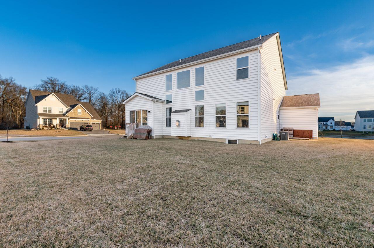 1610 Silverlawn Drive, Grove City, Ohio image 5