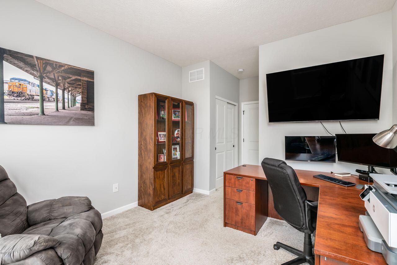1610 Silverlawn Drive, Grove City, Ohio image 20