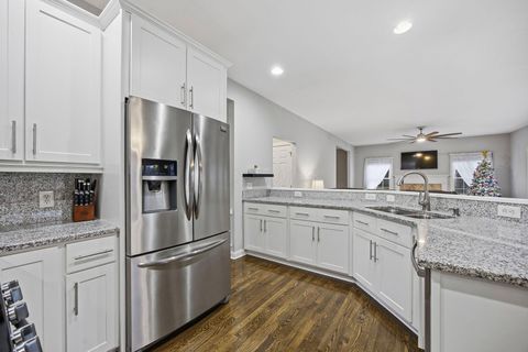 Tiny photo for 477 Stratshire Lane, Columbus, OH 43230 (MLS # 225045553)