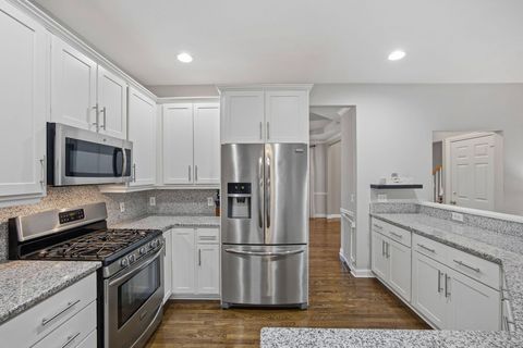 Tiny photo for 477 Stratshire Lane, Columbus, OH 43230 (MLS # 225045553)