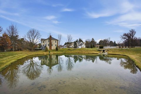 Tiny photo for 477 Stratshire Lane, Columbus, OH 43230 (MLS # 225045553)