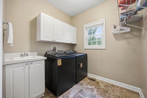 Tiny photo for 477 Stratshire Lane, Columbus, OH 43230 (MLS # 225045553)