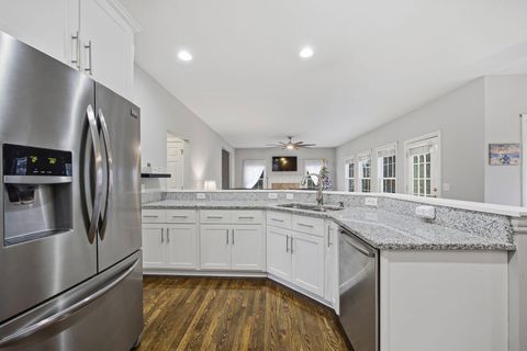 Tiny photo for 477 Stratshire Lane, Columbus, OH 43230 (MLS # 225045553)