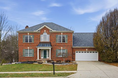 Photo of 477 Stratshire Lane, Columbus, OH 43230 (MLS # 225045553)
