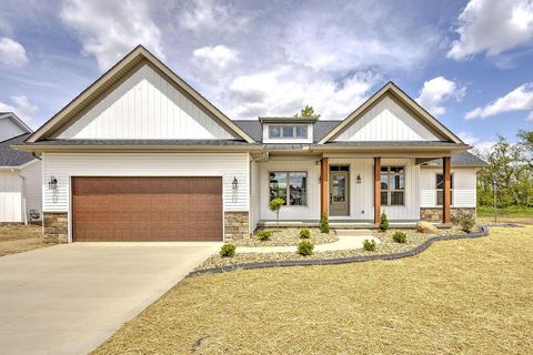 Photo of 556 Cannondale Avenue, Johnstown, OH 43031 (MLS # 226012361)