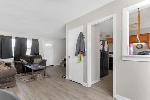 Tiny photo for 219 Buckeye Circle, Columbus, OH 43217 (MLS # 226029471)