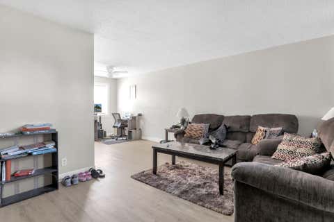 Tiny photo for 219 Buckeye Circle, Columbus, OH 43217 (MLS # 226029471)