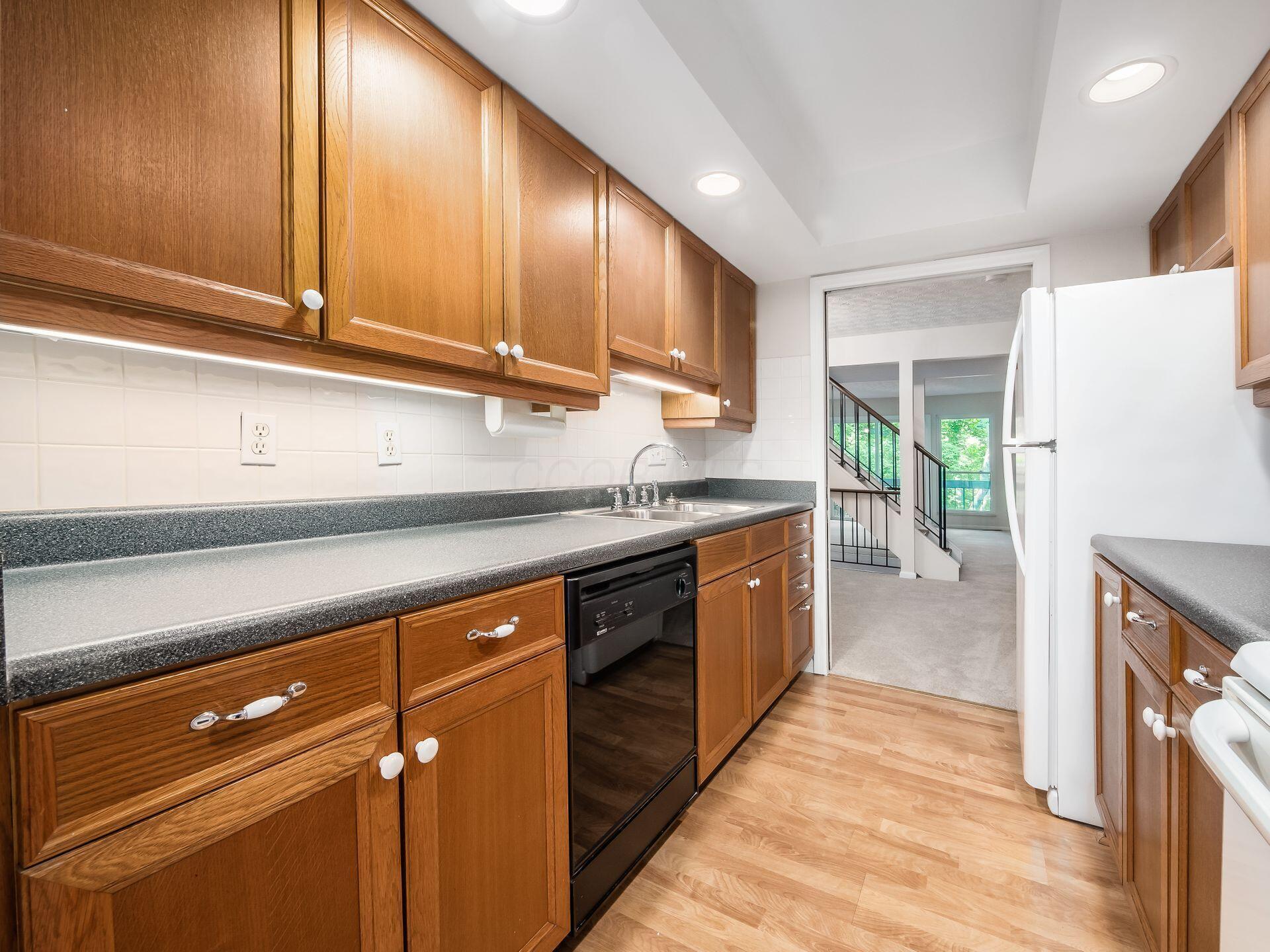3120 Walden Ravines, Columbus, Ohio image 6