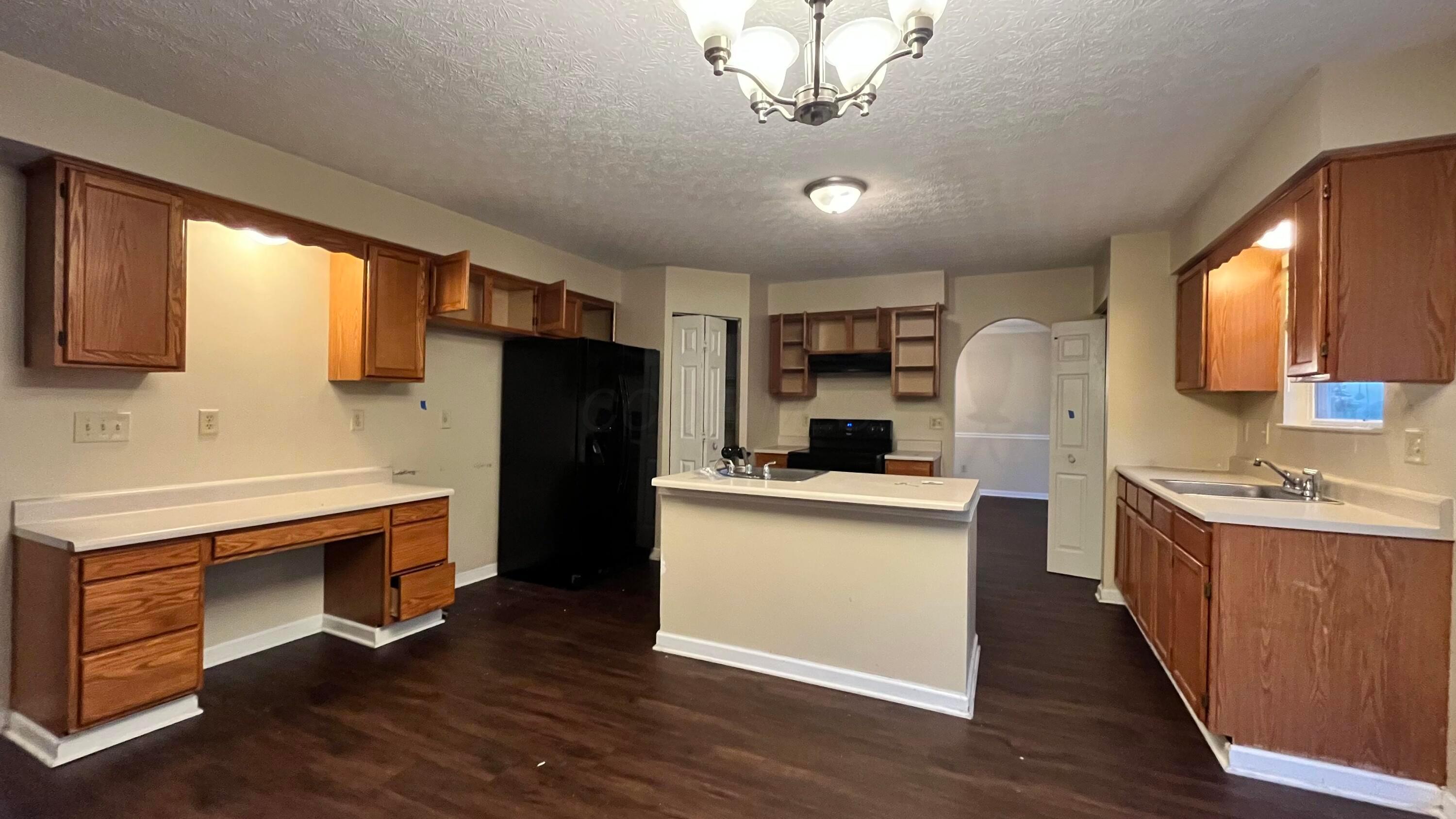 139 Knights Bridge Drive, Pickerington, Ohio image 3