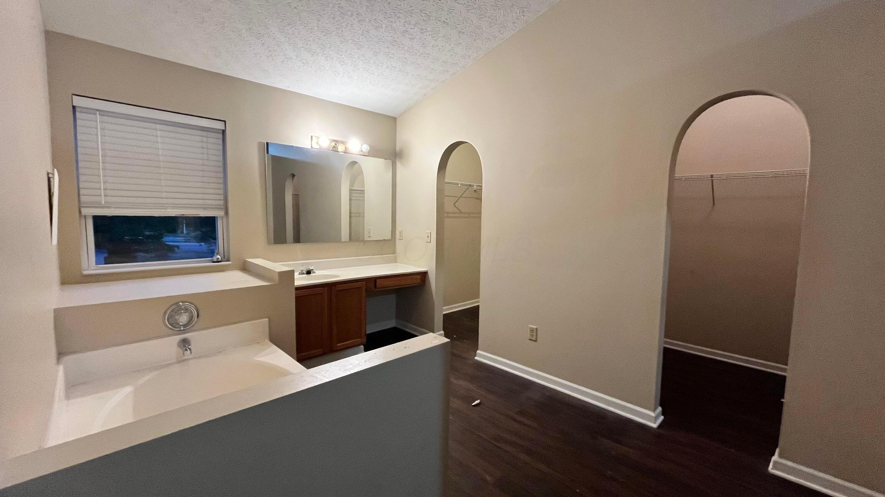 139 Knights Bridge Drive, Pickerington, Ohio image 17