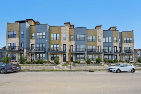 Photo of 2290 Quarry Trails Drive, Columbus, OH 43228 (MLS # 221027620)