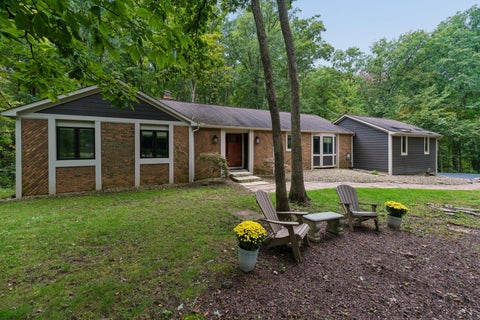 Photo of 9430 Robinhood Circle, Westerville, OH 43082 (MLS # 226036961)