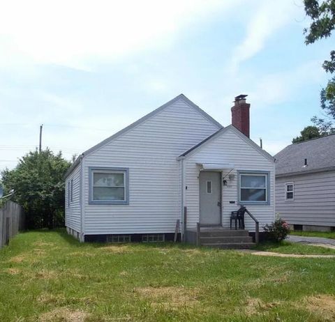 Photo of 884 S Hague Avenue, Columbus, OH 43204 (MLS # 226007619)