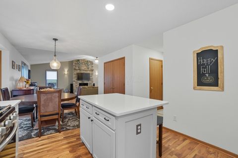 Tiny photo for 2309 Brookbank Drive, Grove City, OH 43123 (MLS # 226002940)