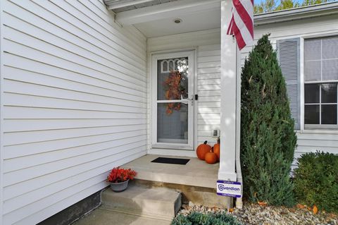 Tiny photo for 2309 Brookbank Drive, Grove City, OH 43123 (MLS # 226002940)